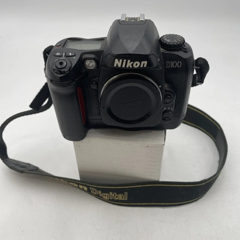 Vintage Nikon D100 Digital SLR Camera BODY ONLY-NO LENS+Battery+Mem Card